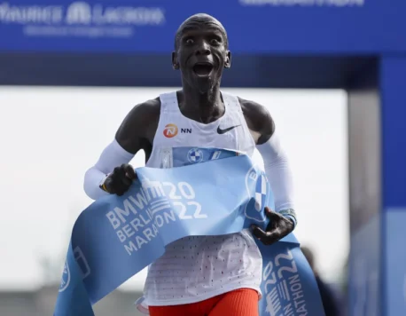 Eluid Kipchoge breaks world record marathon in Berlin