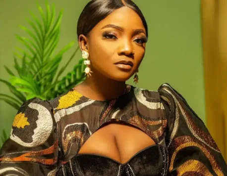 Simi set to drop new song