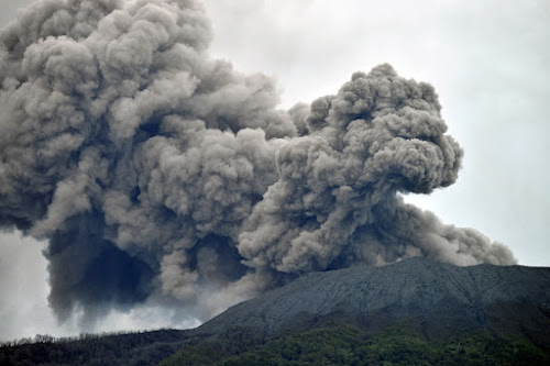 Thousands Flee as Ethiopia’s Mount Dofan Threatens Eruption